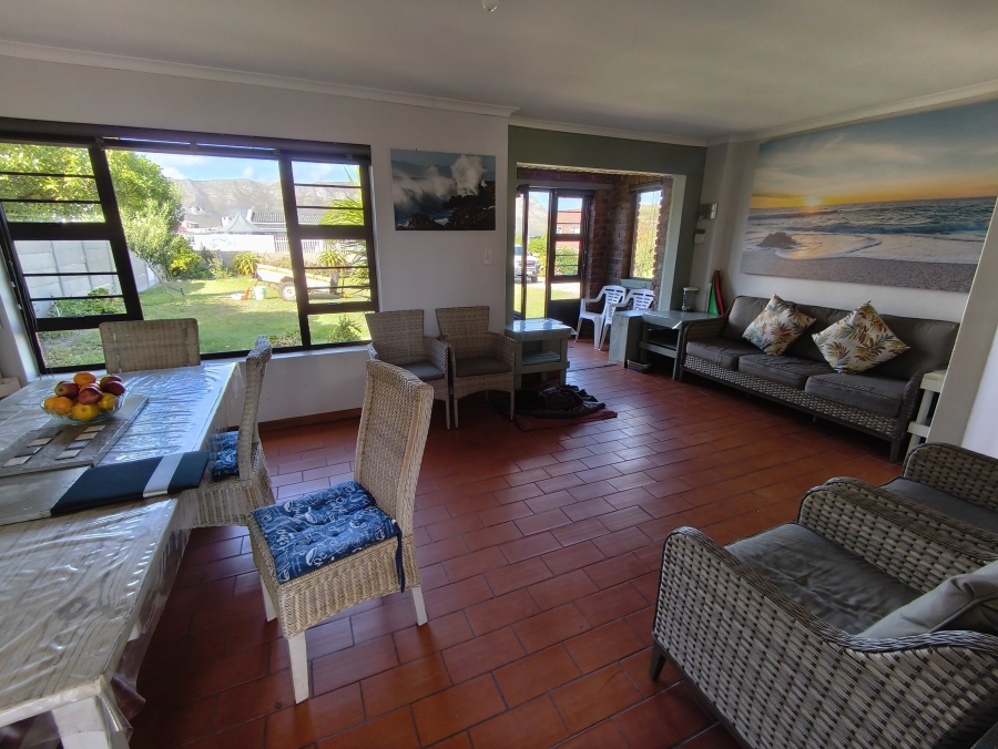 2 Bedroom Property for Sale in De Kelders Western Cape